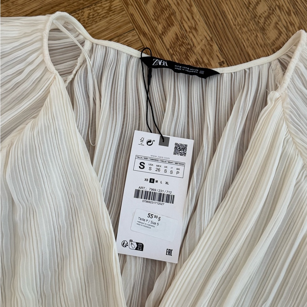 Zara ecru pleated blouse size small - Picture 6 of 8